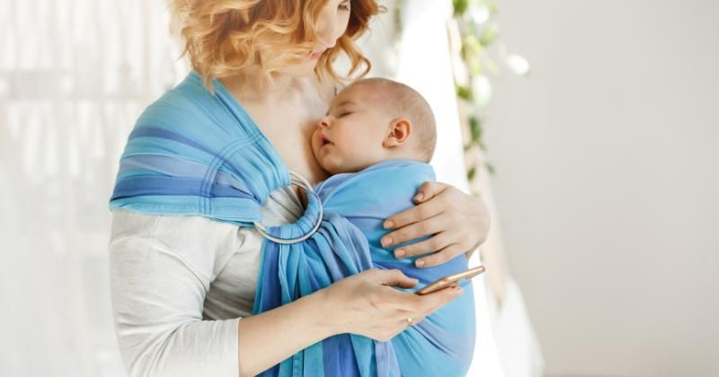 15 Rekomendasi Merek Gendongan Bayi yang Nyaman